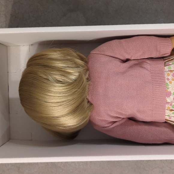 Retired Kit Doll, Box, and Accessories, Pristine Condition - Picture 7 of 10